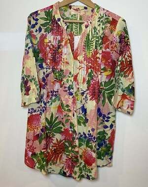 NWT LaCera Pleat Front Printed Blouse Shirt Green Pink Tropical M New